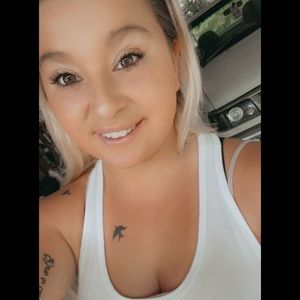 Meet your Posher, Emiley